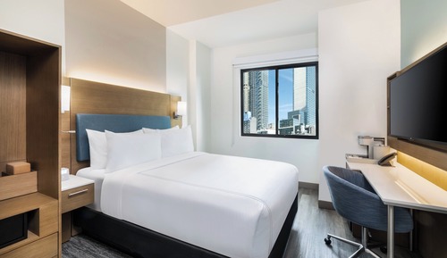 Standard Room, 1 Queen Bed, Mobility Accessible (Mobility)