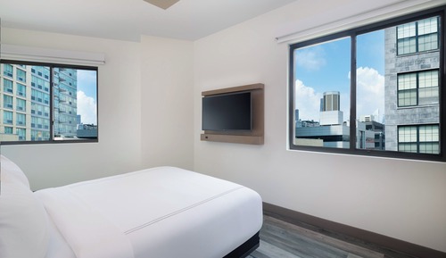 Standard Room, 1 Queen Bed