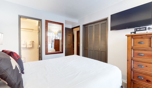 Condo, 2 Bedrooms