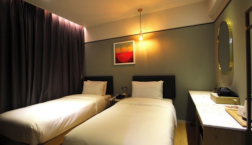 Deluxe Twin Room (Netflix)