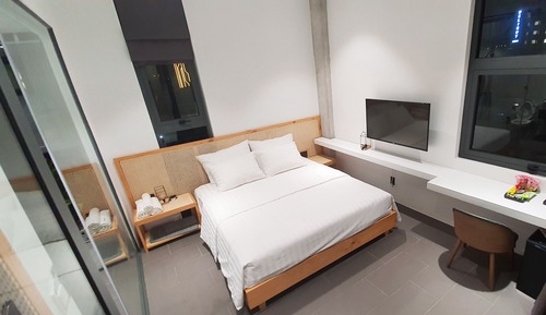Superior Double Room, City View