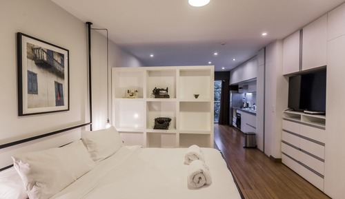 Loft (201)