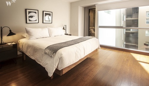 Loft (204)