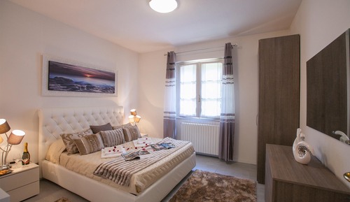 Family Villa, 4 Bedrooms, 2 Bathrooms, Mountainside (Villa Lakecomo - Ritrovo)