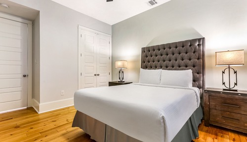 Signature Condo, 5 Bedrooms, Pool Access