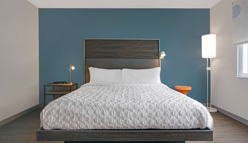 Room, 1 King Bed, Accessible (Hearing)