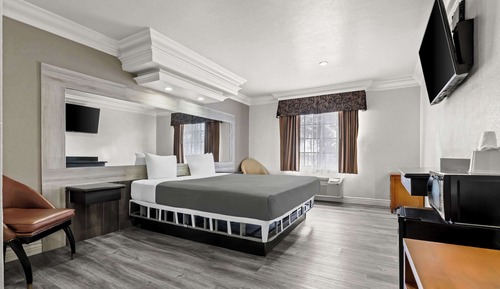 Standard Room, 1 King Bed, Smoking