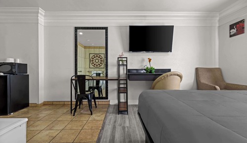 Suite, 1 King Bed, Non Smoking