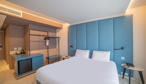 Standard Room, 1 Queen Bed