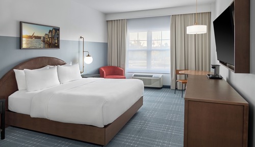 Room, 1 King Bed, Lake View (Hearing)