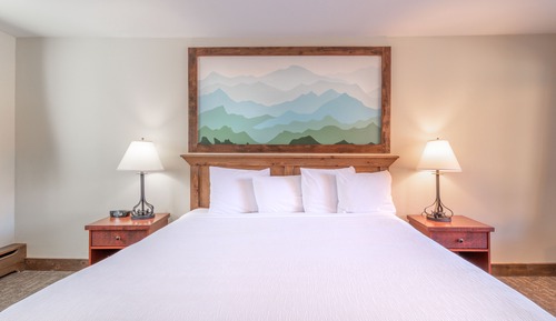 Value Queen Bed (Not on the River, NOT pet friendly)