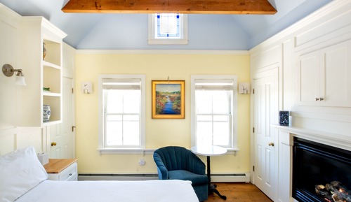 Room (Room 6)