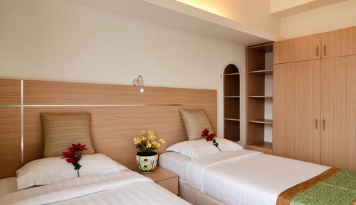 Premier One Bedroom Apartment With Study Room