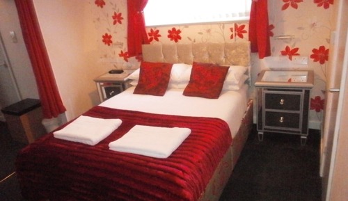 Family Suite, Ensuite (Room 9, sleeps 4)