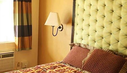 One King Bed Non-Smoking