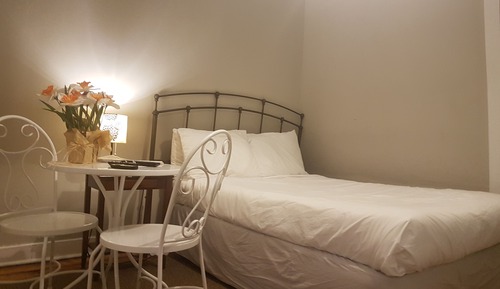 Sir Edward Palmer Suite 9 