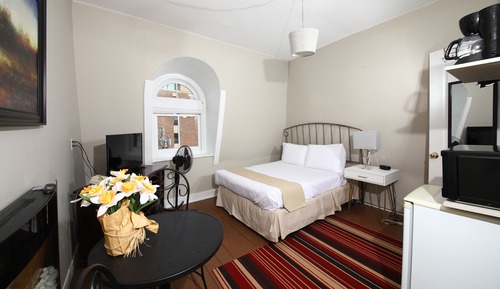 Sir Charles Tupper Suite 8