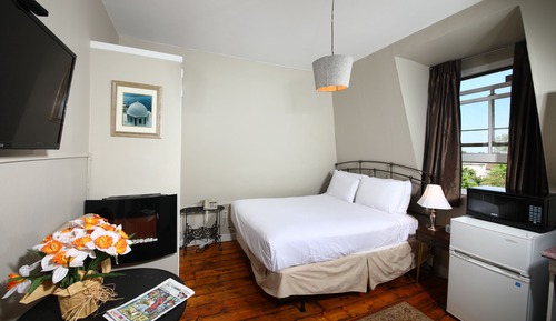 Sir George Carter Suite 7