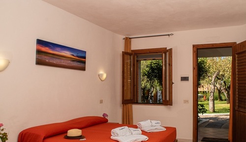Economy Double Room, Garden View