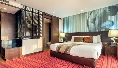 Suite, 1 King Bed, Corner