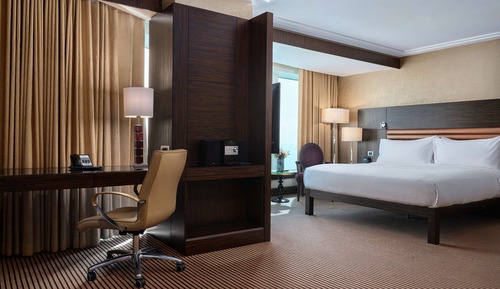 Suite, 1 King Bed, Club Lounge Access (Caspian Suite)