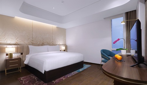 Premier Corner Room