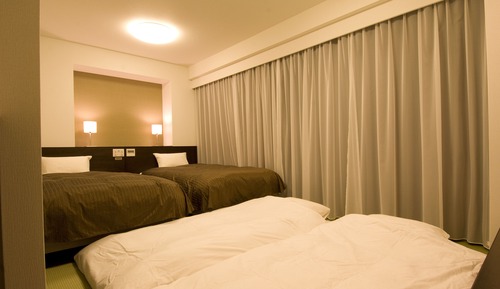 	Twin Beds with Tatami Area, Non Smoking (27.5sqm)