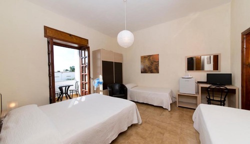 Triple Room, Annex Building