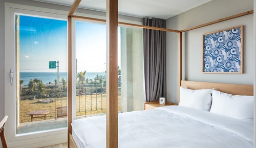 Double Room (2)