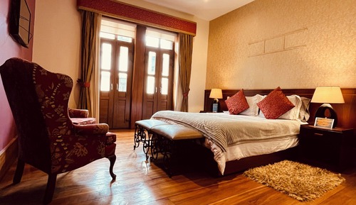 Junior Room, Balcony