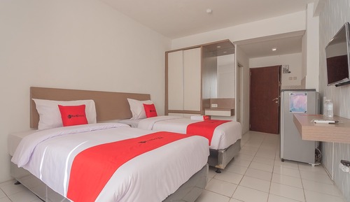Twin Room (Reddoorz)