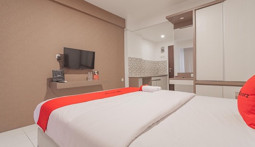 Deluxe Room (Reddoorz)