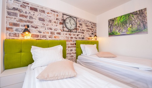 Studio, 1 Bedroom, City View