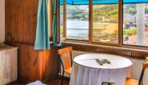 Suite, Sea View