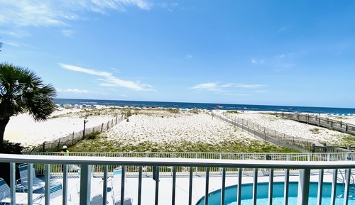 Condo, 2 Bedrooms, Balcony, Beachfront (101)