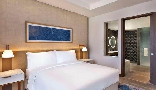 Executive Room, 1 King Bed (Theme Park Access)