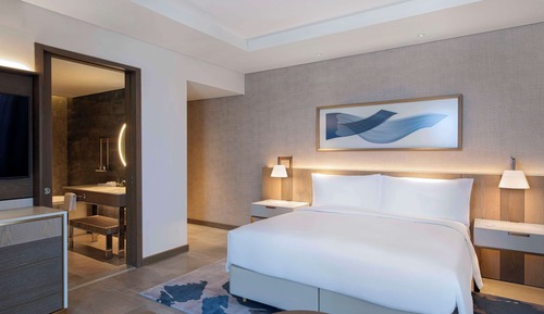 Deluxe Room, 1 King Bed, Bay View (Theme Park Access)