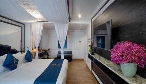 Grand Deluxe Room