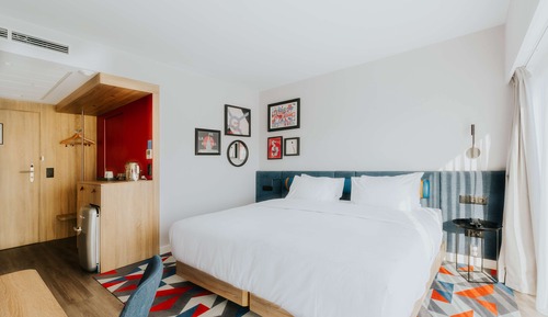 Superior Room, 1 King Bed