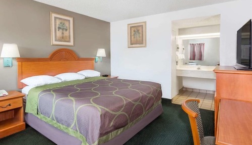 Standard Single Room, 1 King Bed, Non Smoking