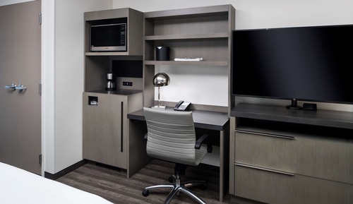 Room, 2 Queen Beds (with Den)