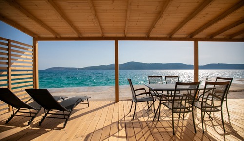 Deluxe Mobile Home, Sea View