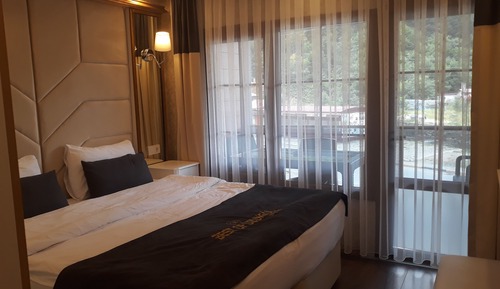 Suite, River View