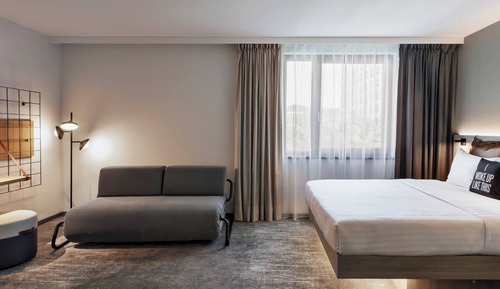 Family Room, 1 Queen Bed with Sofa bed, Non Smoking