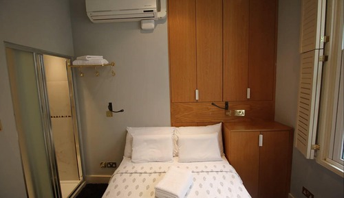 1 Bedroom Apartment (Flat 1)