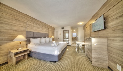 Deluxe Room, 1 King Bed