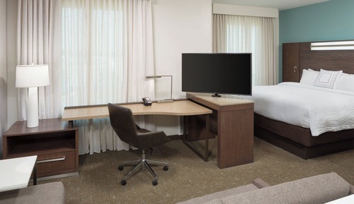 Studio, 1 King Bed with Sofa bed (Hearing Accessible)