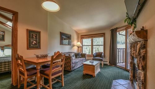 Signature Condo, 2 Bedrooms, Balcony, Mountain View (Hidden River Lodge 5995)