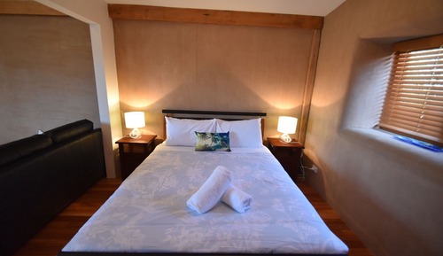 Stylish Straw Bale Studio with Sun Deck and Sea Views