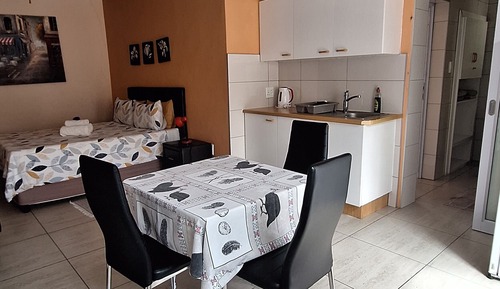 Family Room, 2 Bedrooms